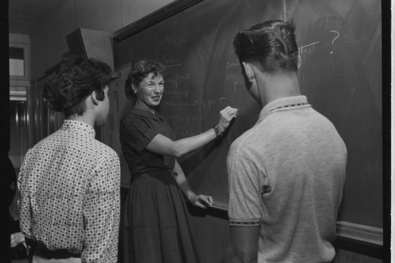 The Stanford Teacher Education Program launched in 1959 with a $900,000 gift from the Ford Foundation. Mary Paulson, MA '60, 