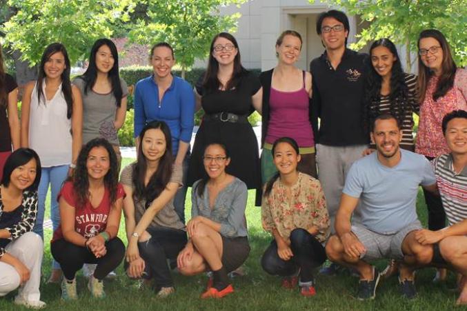 Top row: Elisa Lavore, Maria Claudia Soler, Chentong Chen, Erika Keaveney, Kimberly Moxley, Julia Lerch (program assistant and PhD student), Peng Yin, Marwa Abdel Fattah, Thais Junqueira Franco Xavier; Bottom row: Sen Zhou (program assistant and PhD student), Gina Andrade-Baena, Die Hu, Abigail Do, Nozomi Nakajima, Marcelo Martins, David Dong Seong Ko  