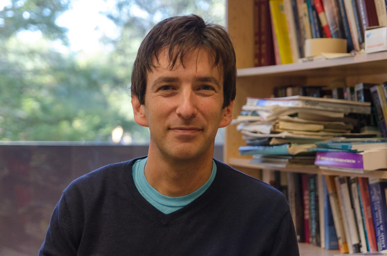 Professor Geoffrey Cohen says teens end up conforming to norms based on stereotypes.